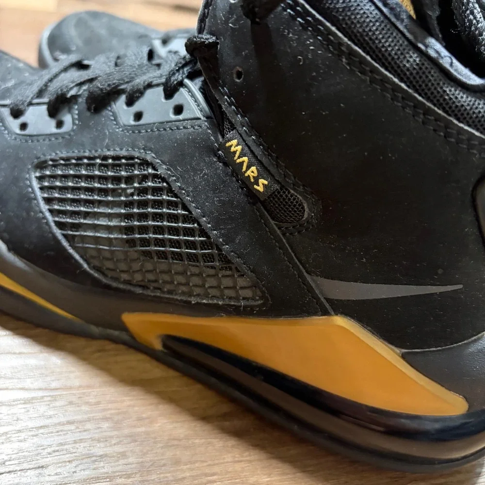 Jordan Mars 270 Black Metallic Gold Mens Basketball Shoes CD7070-007 Size 9